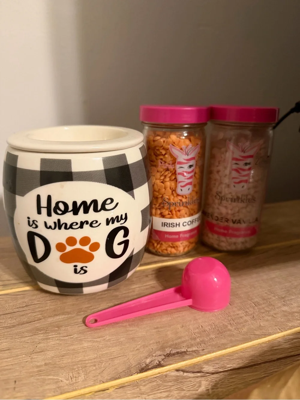Pink Zebra Home Is Where My Dog Is Wax Warmer + 2 Sprinkles Buffalo Plaid